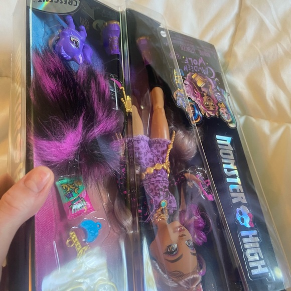 Clawdeen Wolf monster high doll - Picture 5 of 6